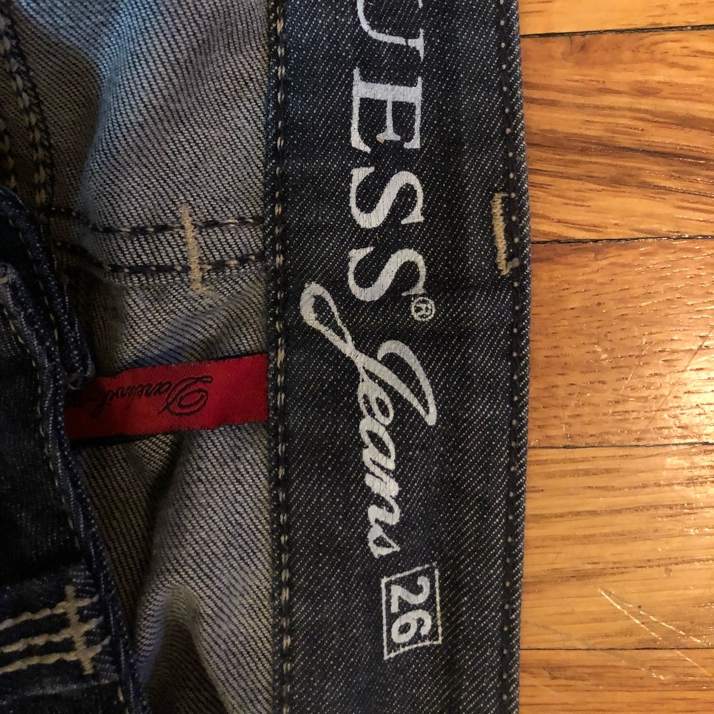 Guess Jeans - Picture 2 of 5